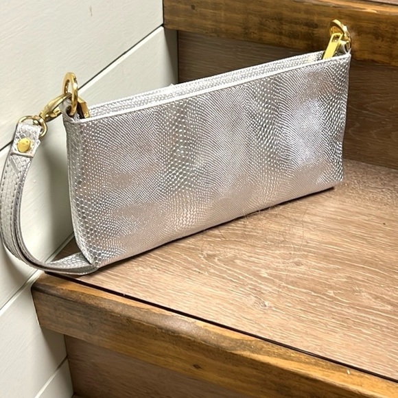 1990’s Statement Clutch w/Wrist Wrap, HEAVIER Piece, Silver Textured Back ,VTG - Picture 5 of 11